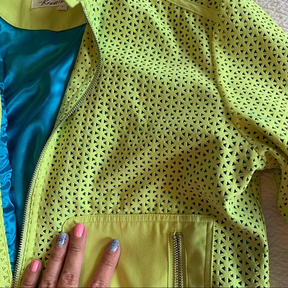 Kenneth Cole -Lime Green with Teal Satin Lining - Picture 5 of 7